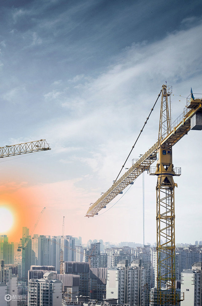 智能科技賦能現代工程 城市建設中的高腳塔吊海報設計美學